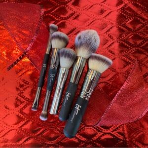 IT Cosmetics Makeup Brush Set - Black and Silver